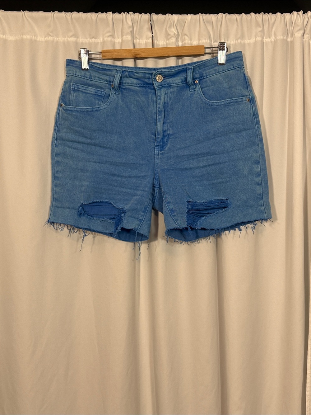 Zenana Blue Rolled-Hem Denim Shorts